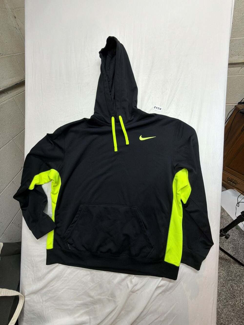 Nike Therma-Fit Hoodie Size XL Black Neon Green Sweatshirt